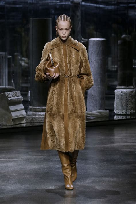 fendi autumn winter 2021|fendi fur collection.